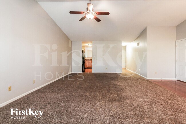 Building Photo - 41 Knoll Ln
