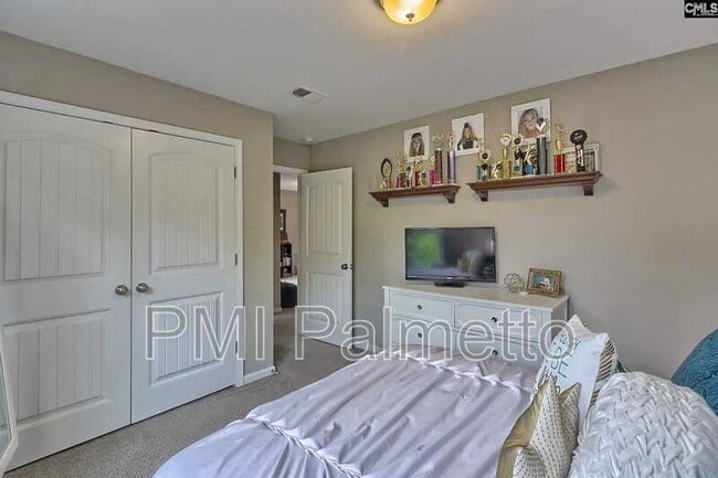 Building Photo - 326 Lanyard Ln