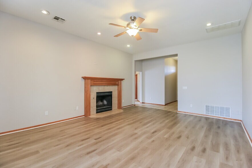 Building Photo - 528 NW 174th St