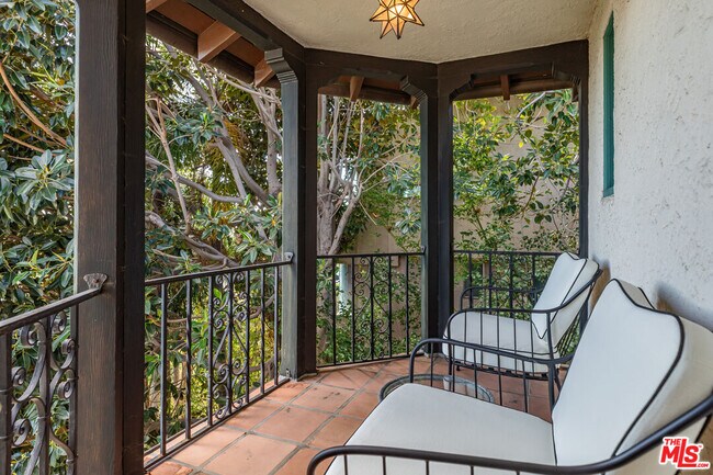 Building Photo - 8440 Harold Way