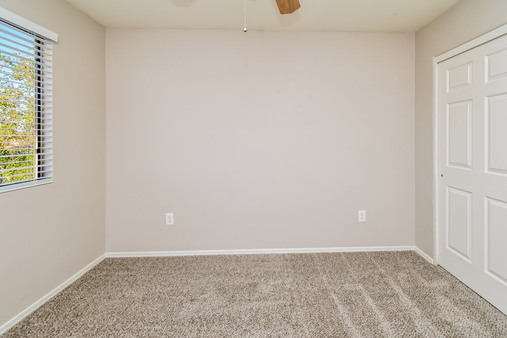 Building Photo - 8757 E Chimney Spring Dr