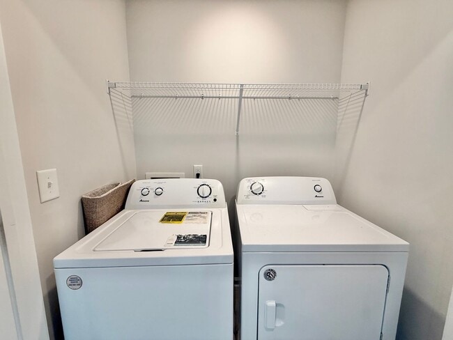 Building Photo - **OFFERING RENT PROMOTION FOR FIRST 6 MONTHS, WAIVED APPLICATION FEES & $200 MOVE IN PROMOTION** ...