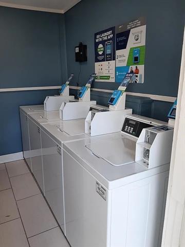 Building Photo - 4950 Live Oak St