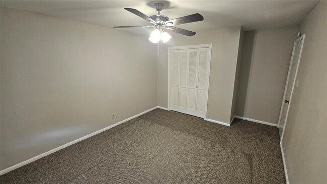 Building Photo - 7322 Ridge Oak Dr