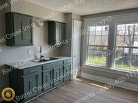 Building Photo - 224 E Poplar St