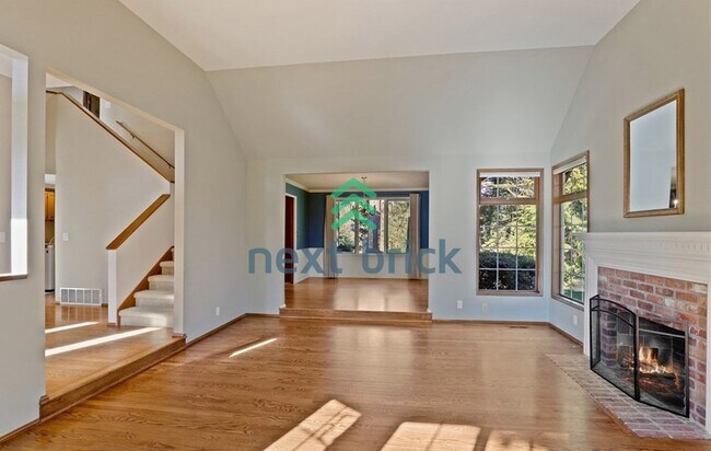 Building Photo - Beautiful 4-Bedroom Home with Spacious Yard in a Quiet Cul-de-Sac