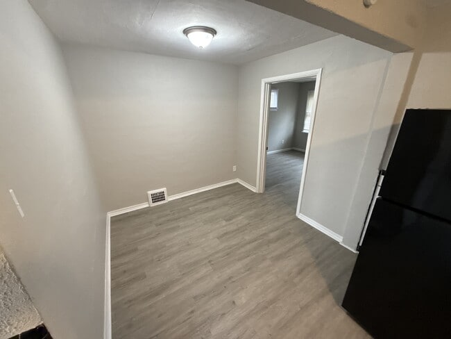 Building Photo - 7441 Calvin Ave