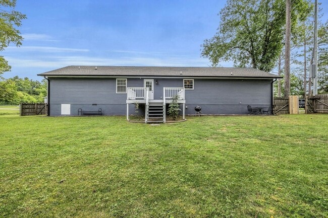 Building Photo - 8000 Batters Pl Rd