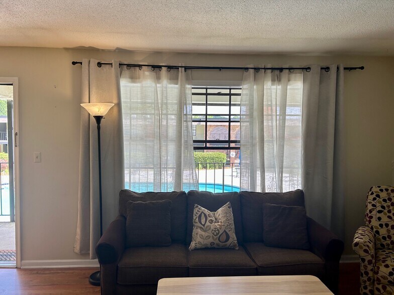 Building Photo - 807 West Trinity Avenue