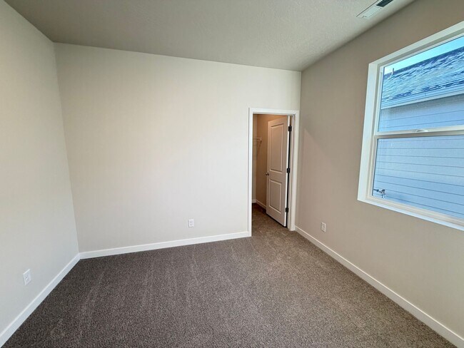 Building Photo - Brand New Foxtail Rancher