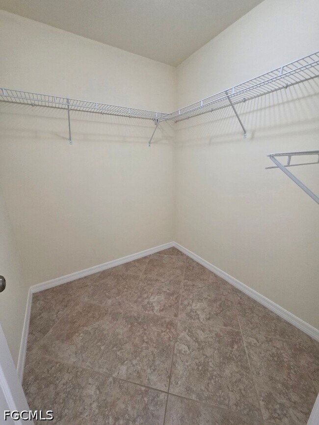 Building Photo - 6135 Higgins Ave