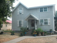 Building Photo - One Bedroom Garden Level Apartment