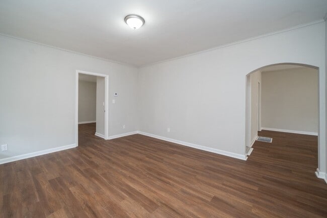 Building Photo - Charming Corner-Lot Home in Bessemer – So ...