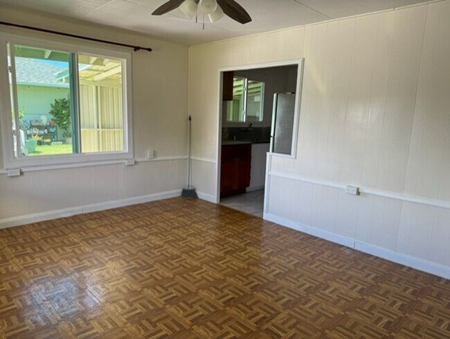 Building Photo - 405 Kalama St