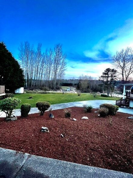 Building Photo - 2322 Tacoma Rd E