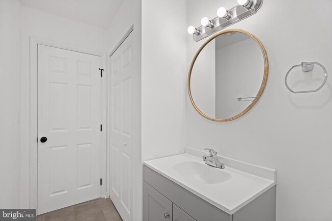 Building Photo - 49415 Holland Manor Dr