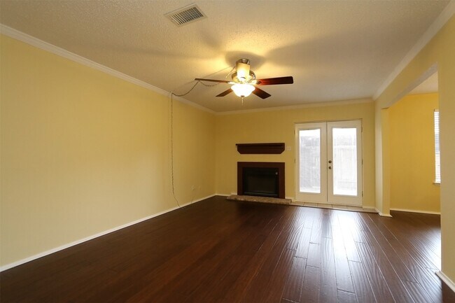 Building Photo - 6430 Kentwick Dr