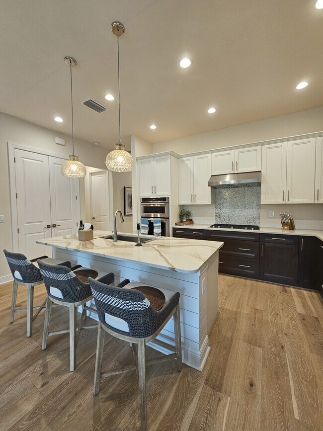 Building Photo - 9007 St Lucia Dr