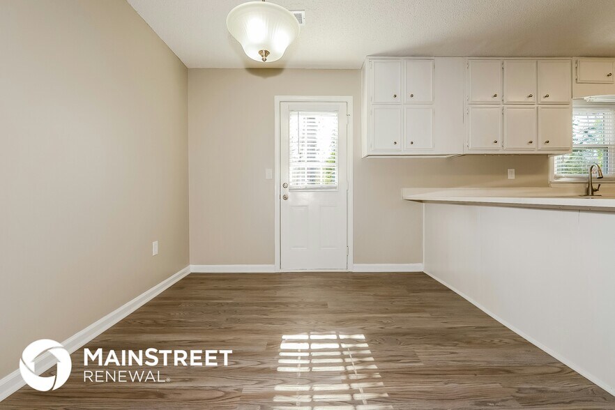 Building Photo - 105 Vesta Ct