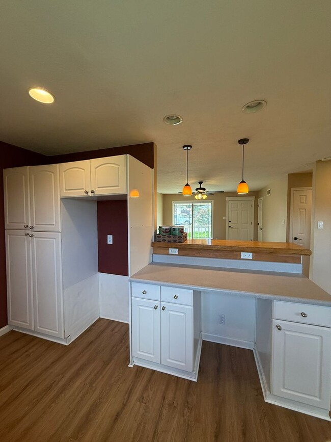 Building Photo - Single Story Home Located in Orcutt with E...