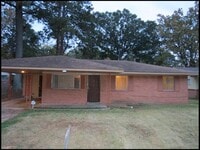 Building Photo - 6609 Verbena Dr