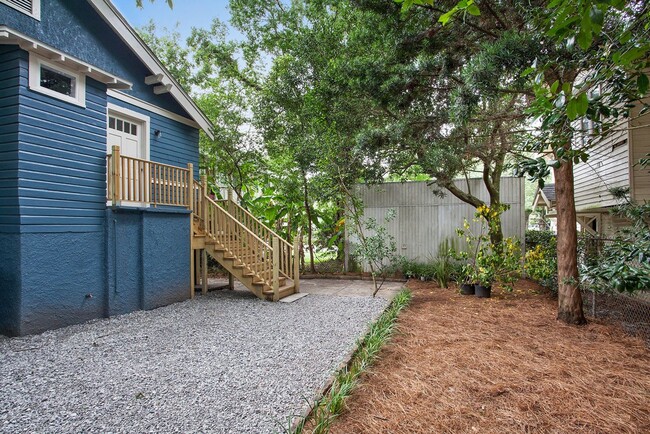 Building Photo - 2210 Nashville Ave