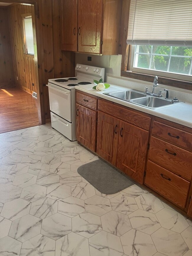 Building Photo - Cozy 2 bedroom in Oakridge