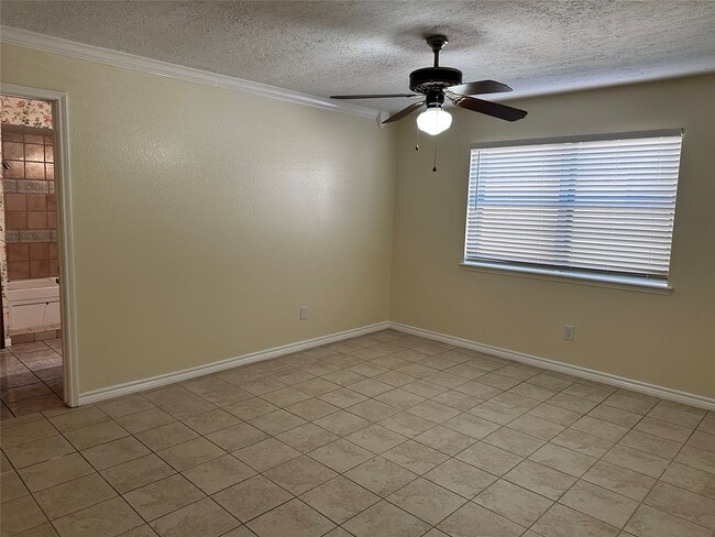 Building Photo - 330 Maybrook Dr