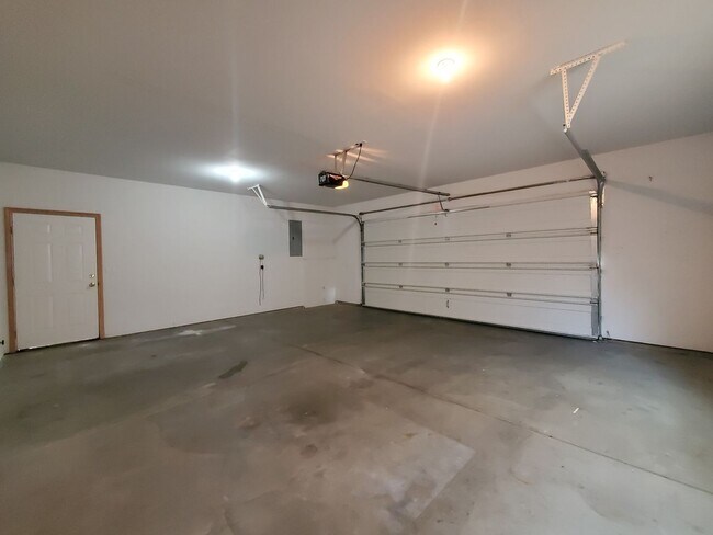 Building Photo - 264 Thyme Cir