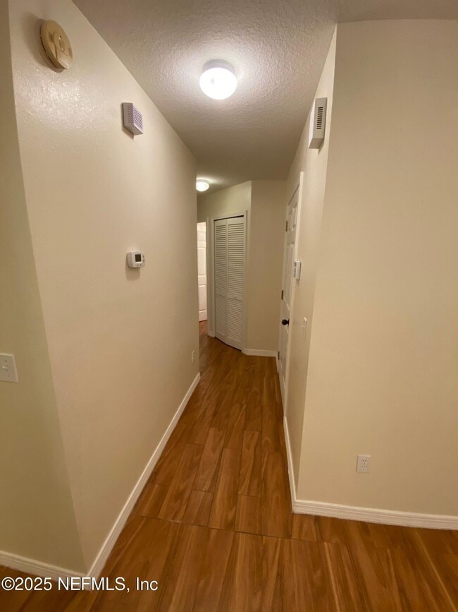 Building Photo - 1800 Green Springs Cir