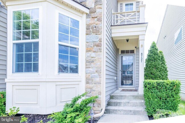 Building Photo - 8727 Raleigh Mews