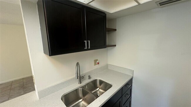Building Photo - 4507 3rd St Cir W