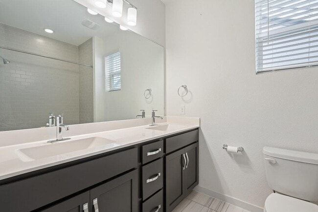 Building Photo - 15100 Forum Ave