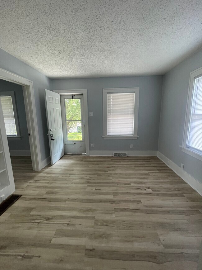 Building Photo - 501 S 34th St