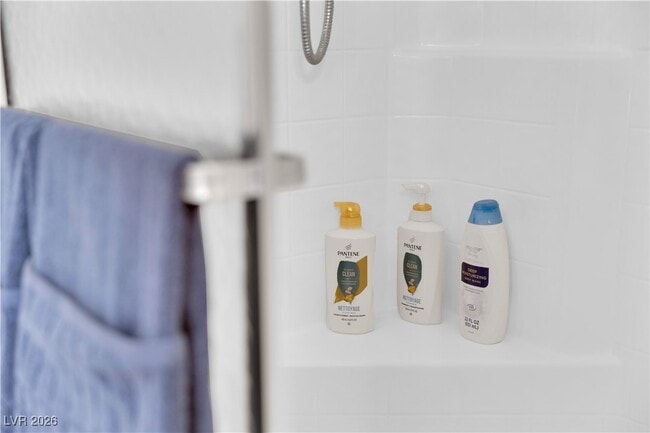 Building Photo - 6425 W Quail Ave