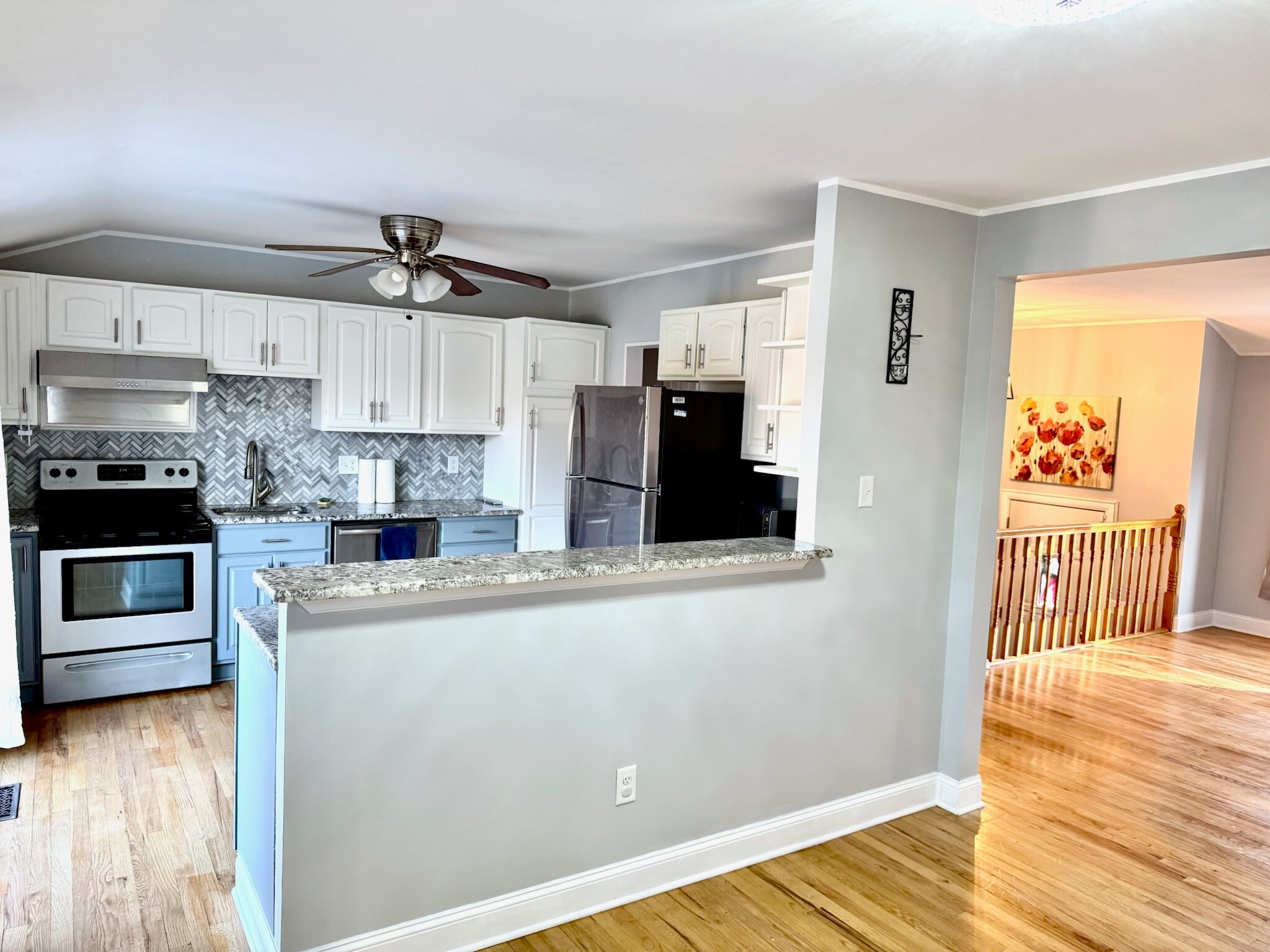 Kitchen - 256 S Dillwyn Rd