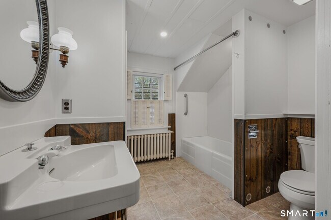 Building Photo - 260 Hamburg Rd