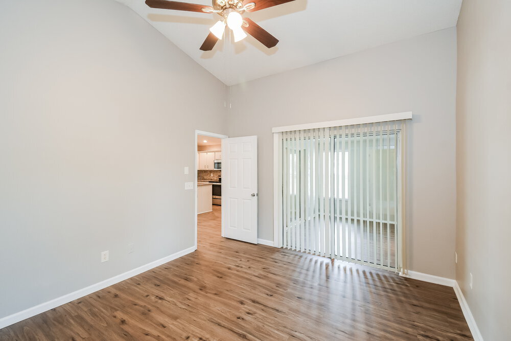 Building Photo - 3306 Lake Effie Ct N