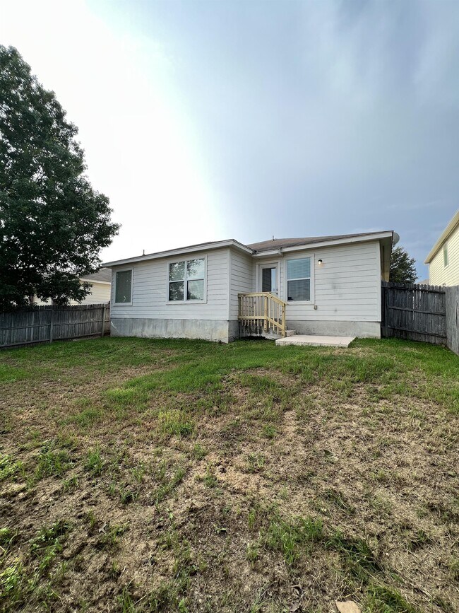 Building Photo - 9411 Massaro St