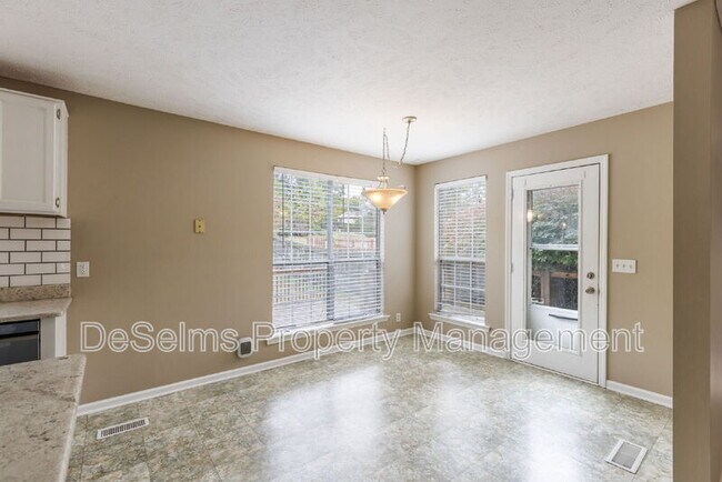 Building Photo - 236 Burgandy Hill Rd