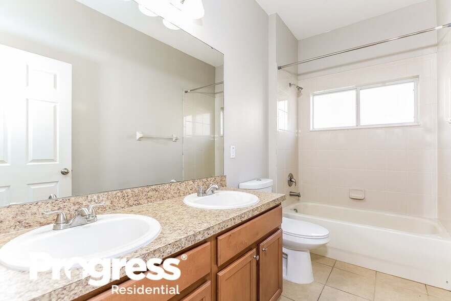 Building Photo - 15122 Stonebriar Way