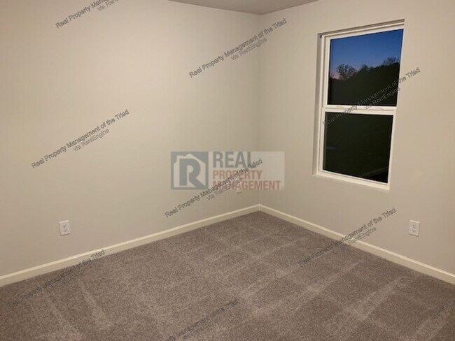 Building Photo - 2605 Craftsbury St