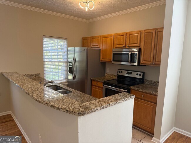 Building Photo - 27 Montgomery St NE