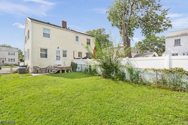 Building Photo - 612 Thomas Pl