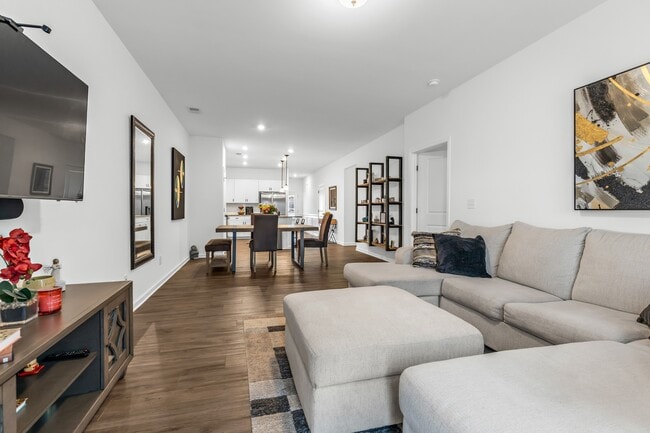 Building Photo - 942 Millstream Dr