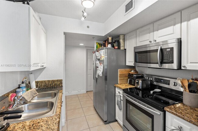 Building Photo - 21130 SW 87th Ave