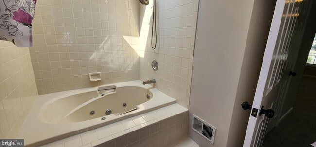 Building Photo - 3145 Elmmede Rd