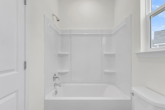 Building Photo - 335 Chapman Cir