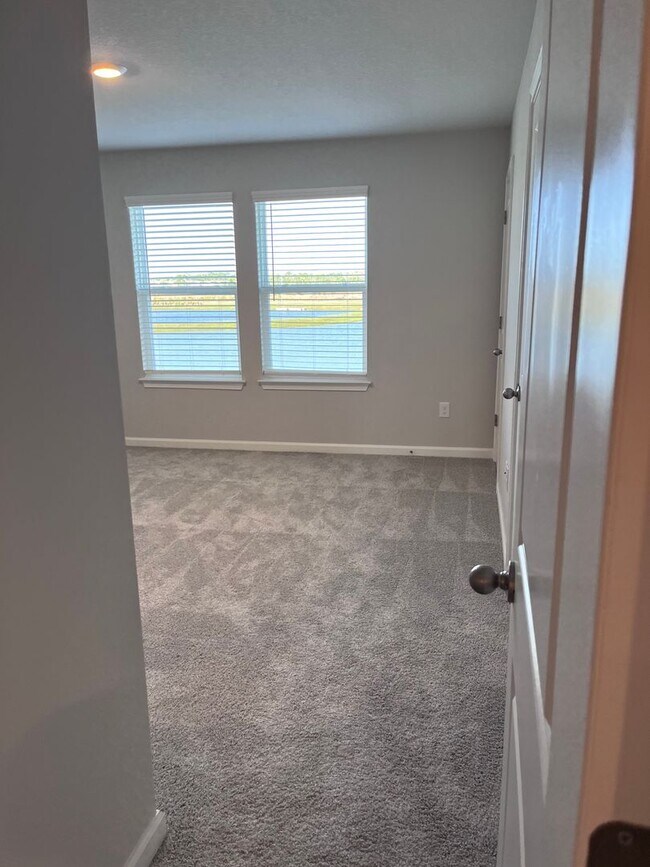 Building Photo - Beautiful 3 bedroom, 2.5 bathroom, 1 car garage townhouse for rent in Lutz!