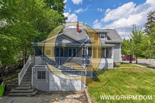 Building Photo - Available Now in Fenton!!!